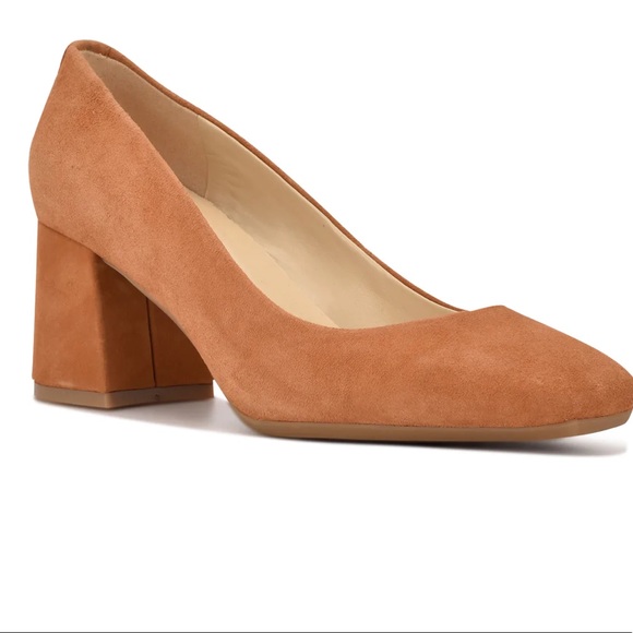 New Nine West Vibe 9x9 Block Heel in Mustard Seed Size 7.5 - Picture 2 of 6